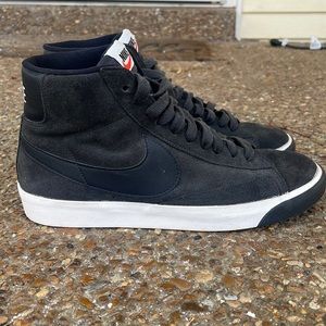 🔷 NIKE WOMENS BLAZER MID VINTAGE SUEDE 🔷